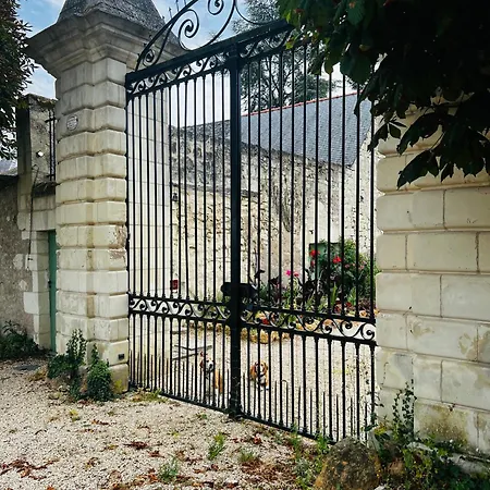 Chateau De La Thibaudiere Bois Savary - Familiale Du Roi
