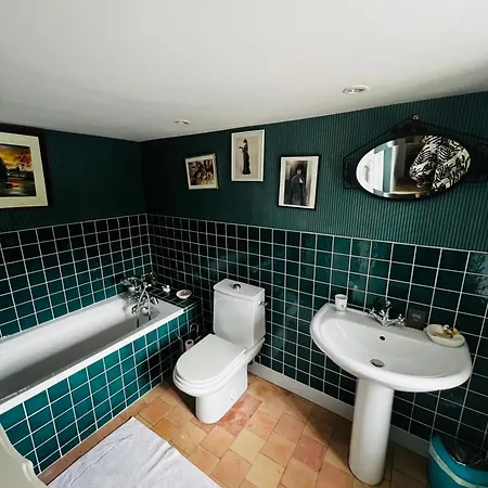 فندق مبيت وإفطار Chateau De La Thibaudiere Bois Savary - Familiale Du Roi Allonnes (Maine-et-Loire)