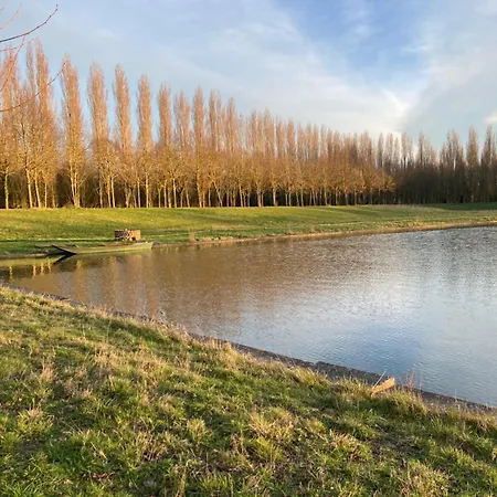 Chateau De La Thibaudiere Bois Savary - Familiale Du Roi فندق مبيت وإفطار