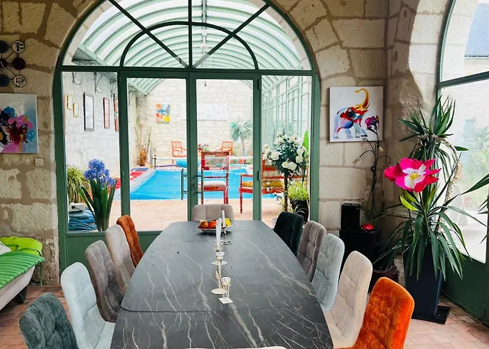 Bed & Breakfast Château De La Thibaudière Bois Savary - Familiale Du Roi 3*