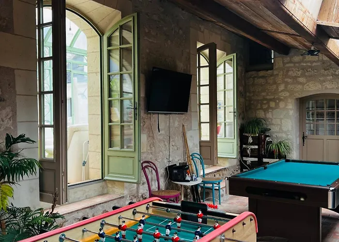 Bed & Breakfast Château De La Thibaudière Bois Savary - Familiale Du Roi 3*