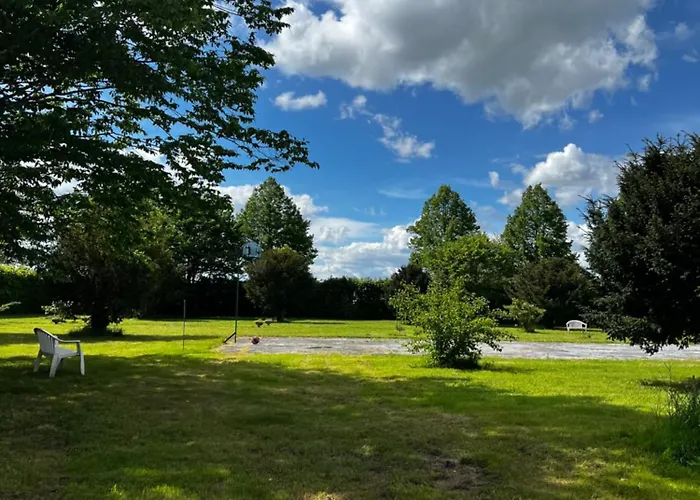 Château De La Thibaudière Bois Savary - Familiale Du Roi Bed & Breakfast